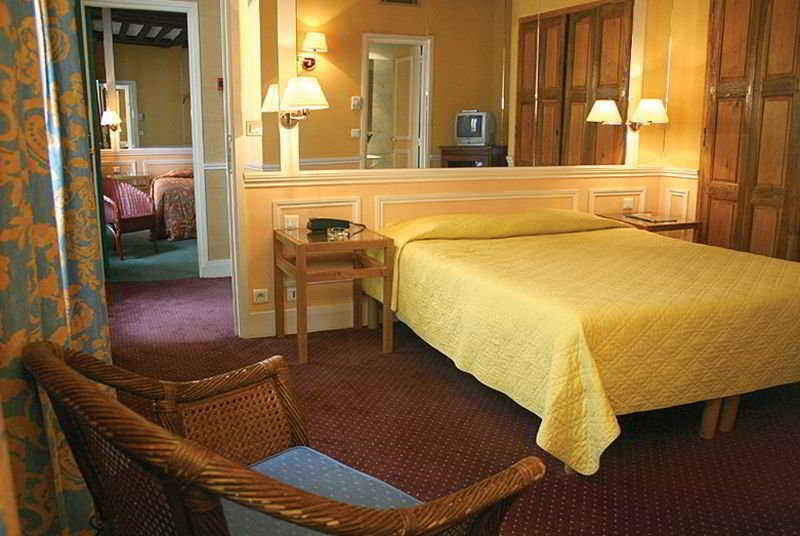 Perpetual Elysee Montaigne Paris Phòng bức ảnh